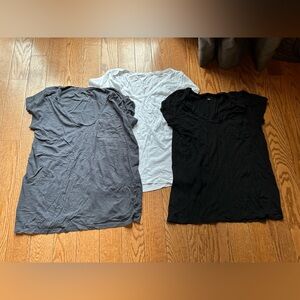 Set of Three Caslon women’s  T-Shirts in Gray, White, and Black
